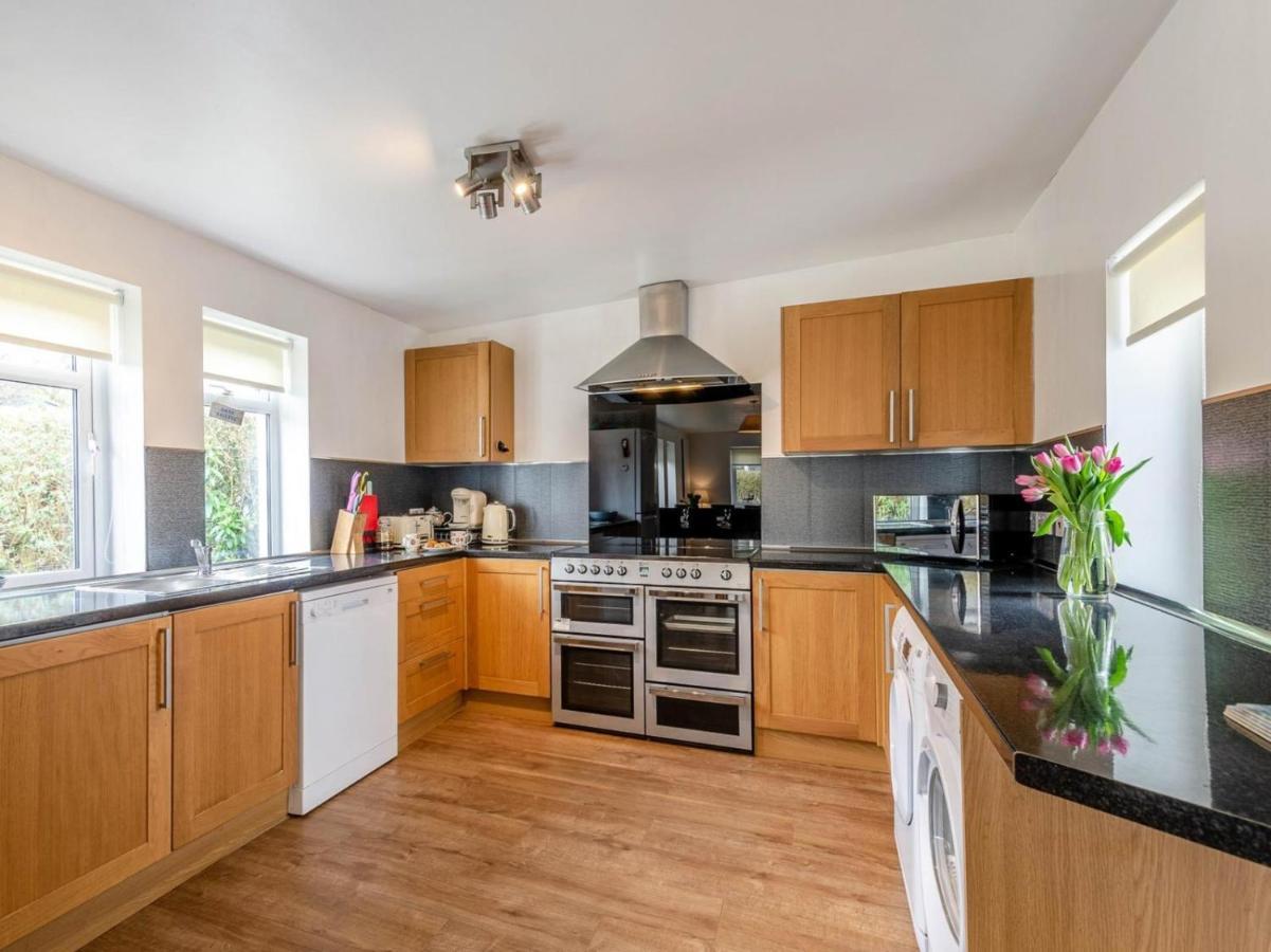 Cosy 3 Bedroom Home In Centre Of Brodick Kültér fotó